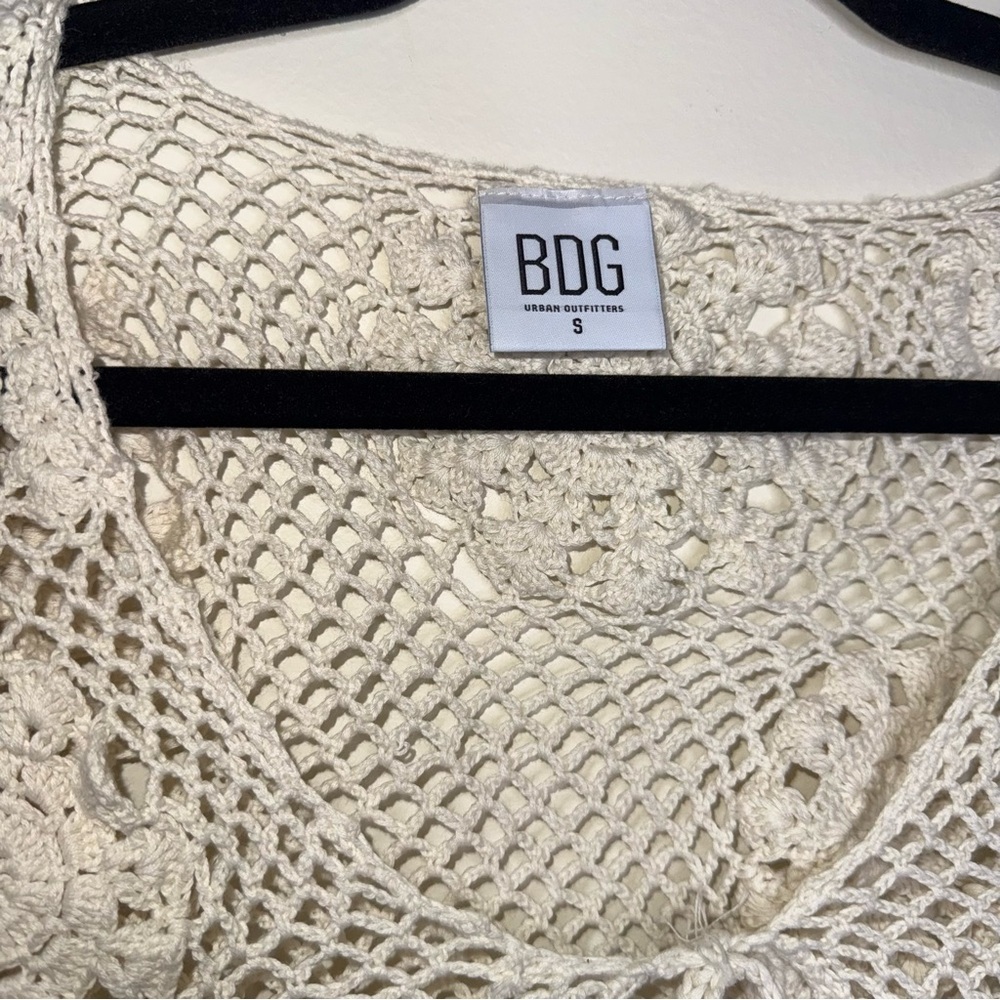BDG Cream Crochet Floral Blouse - Picture 4 of 5